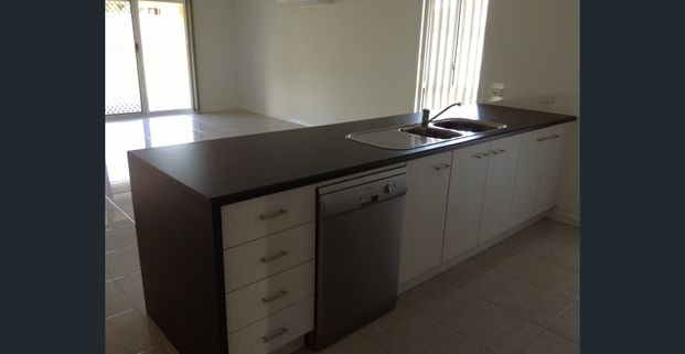 LARGE FAMILY HOME - Photo 1