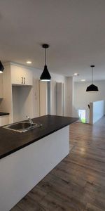 **4 ½**APPARTEMENT -style MAISON DE VILLE au CŒUR de STE-FOY - Photo 4