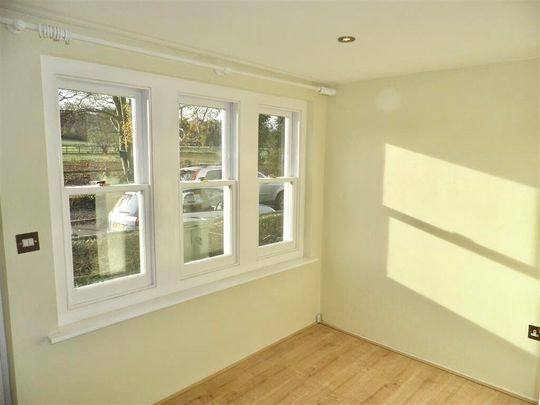 Park Road, Tring - Photo 1
