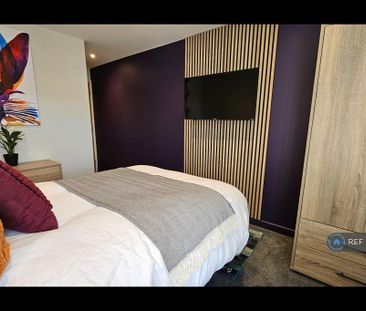 1 bedroom in a house share to rent - Photo 3