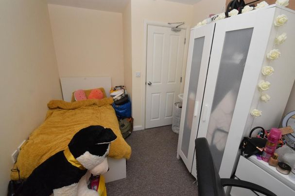 6 bedroom house to rent - Photo 1