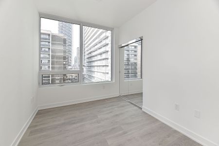 Line 5 Condos - Photo 3