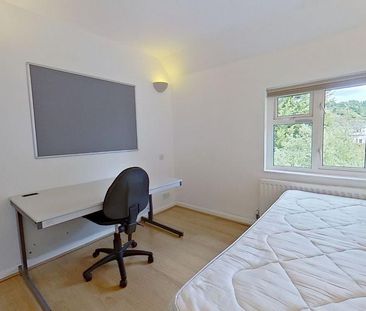 3 bedroom semi-detached house to rent - Photo 6