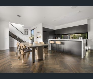 POOLSIDE LUXURY.....WITH STUNNING INTERIOR DESIGN! - Photo 3