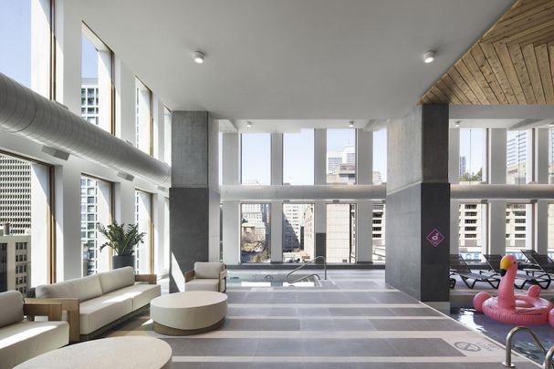 900 St-Jacques, Montréal, QC - Photo 1