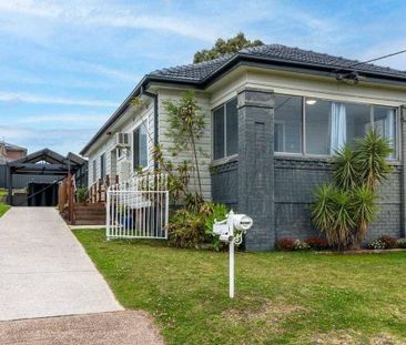 A Charming three bedroom home in Boolaroo! - Photo 1