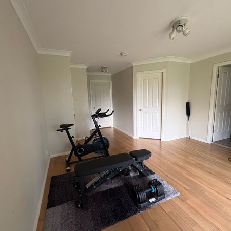 Spacious Multi Level Family Home with Large Backyard - Photo 3