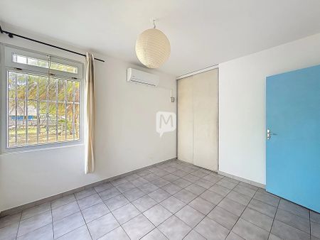 Location Appartement 2 pièces 41m² REMIRE MONTJOLY 97354 - Photo 2