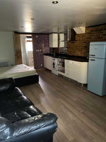 Studio to rent - Photo 4