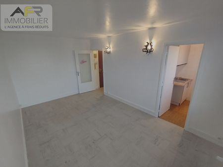 Location Appartement 1 pièce 25m² - Photo 3