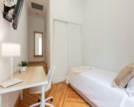 Calle de San Lorenzo, Madrid, Community of Madrid 28004 - Foto 3