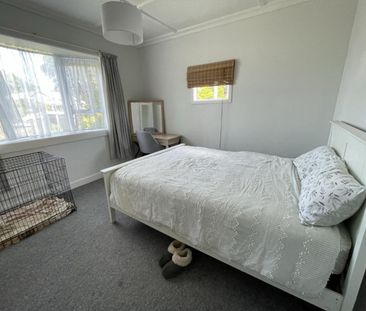 Stylish three bedroom home - Photo 1
