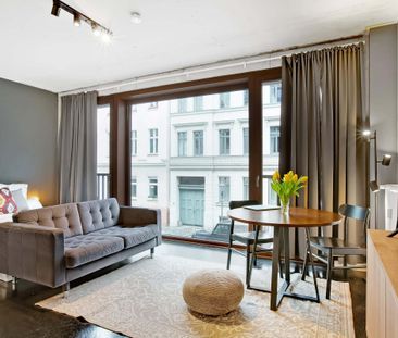 Apartment in Linienstraße, Berlin - Photo 1