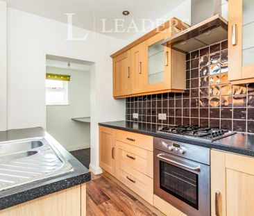 2 bedroom semi-detached house to rent - Photo 5