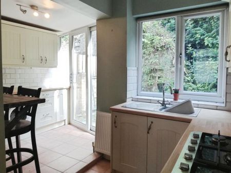 2 bedroom terraced house to rent - Photo 4