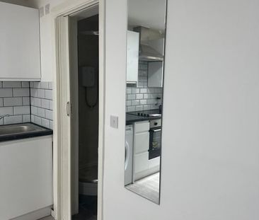 Studio Flat, Park Lane, N17 - Photo 1