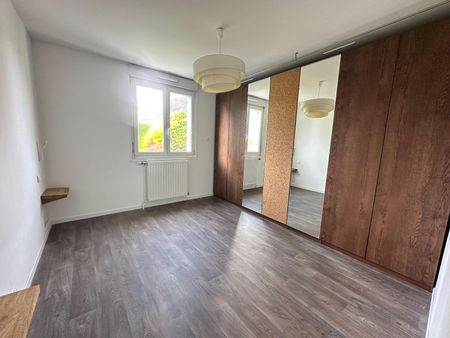Location Maison 5 pièces 127m² EQUEURDREVILLE HAINNEVILLE 50120 - Photo 4