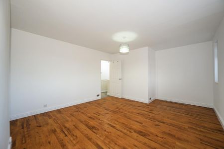 2 bedroom semi-detached house to rent - Photo 5