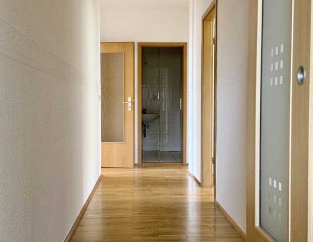 3-Raum • Sonnenbalkon • Parkett • Einbauküche möglich • Stellplatz • RARITÄT Schnell sein ! - Photo 1