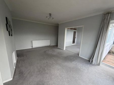 2 bedroom detached bungalow to rent - Photo 3