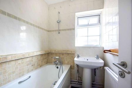 Marescroft Road, Slough, SL2 - Photo 2