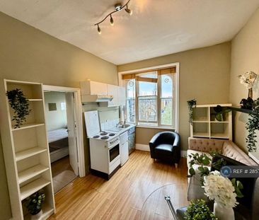 Studio to rent - Photo 5