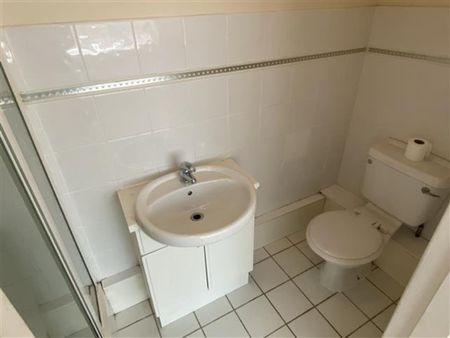 Glen Court, Compton, Wolverhampton - Photo 3