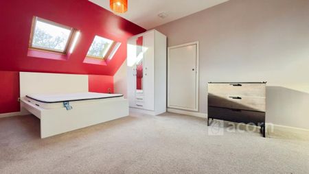 4 bedroom semi-detached house to rent - Photo 3