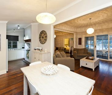 Fully Furnished Canal Lifestyle in North Yunderup - Photo 1