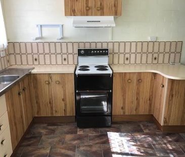 Sensational North Tamworth Unit - Photo 3