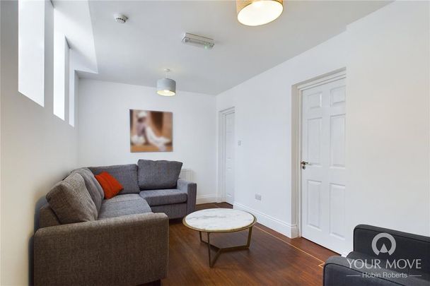 1 bedroom in a house share to rent - Photo 1