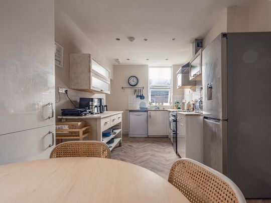 3 bedroom apartment to rent - Photo 1