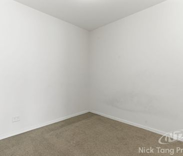 Modern Unfurnished 1-Bedroom Apartment with Split System, Dishwashe... - Photo 4