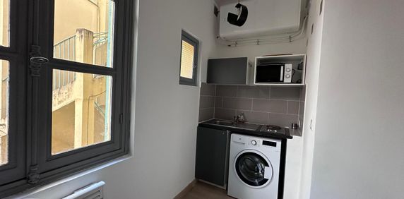 Location Appartement 1 pièce 15m² NICE 06000 - Photo 2