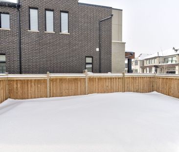 For Lease - 1479 Lakeport Crescent, Oakville, Ontario - Photo 2