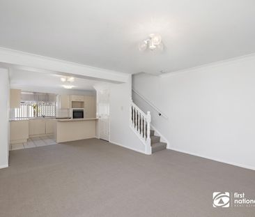 CHARMING 2 BEDROOM TOWNHOUSE IN THE HEART OF CLEVELAND - Photo 3