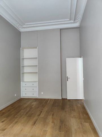 APPARTEMENT T2 A LOUER - PARIS 17EME ARRONDISSEMENT Plaine Monceau 3 - 43.04 m - 1 530 € - Photo 3