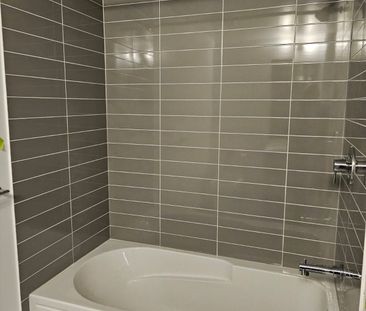 For Lease - 2343 Khalsa Gate Unit# 801, Oakville, Ontario - Photo 3