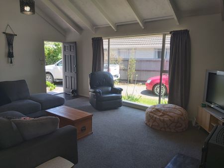 Amazing Family Home - Photo 3