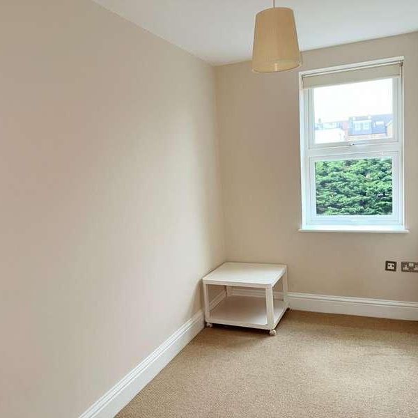 Chatsworth Way, West Norwood, London, SE27 - Photo 1