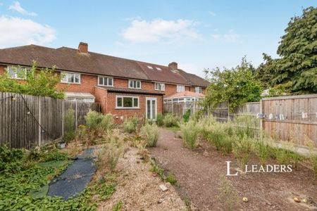 4 bedroom house to rent Simms Close, Carshalton, SM5 - Photo 2