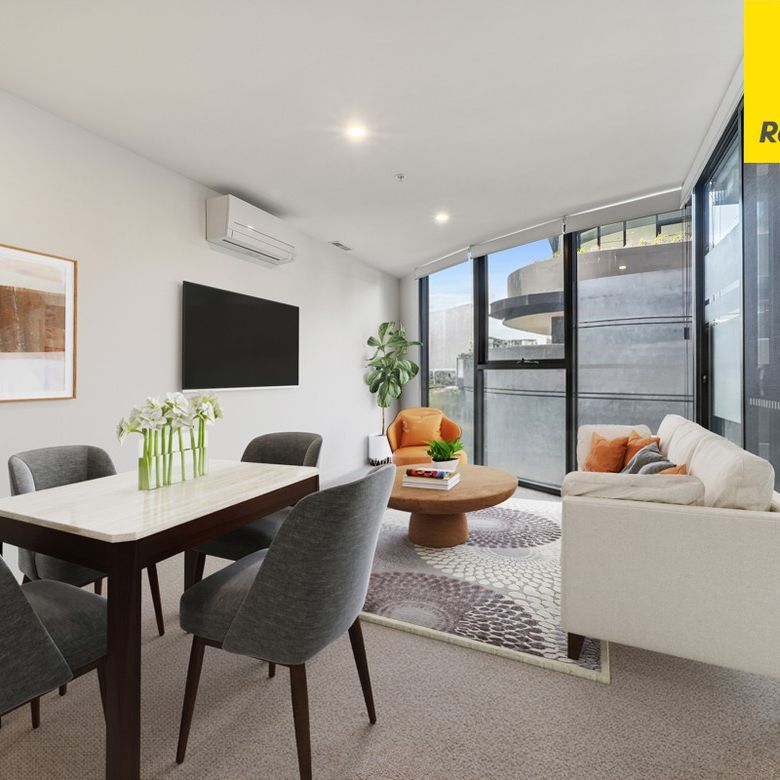 A Stylish Urban Retreat in the Heart of Phillip - Photo 1