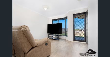 Large Spacious Home and Block - BREAK LEASE - AVAILABLE 9TH JANUARY 2026 - Photo 3