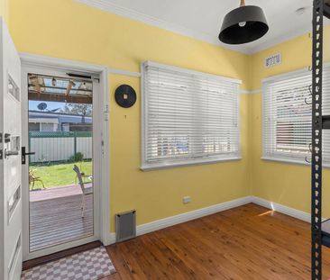 Cottage charm meets Mayfield lifestyle. - Photo 1