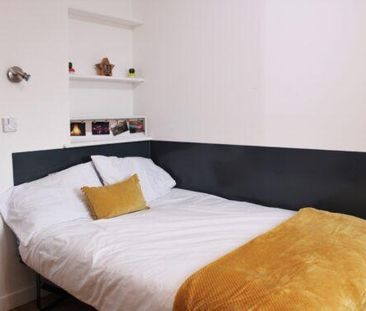 1 bedroom in a flat share to rent - Photo 2