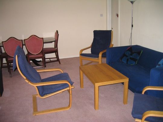 5 bed house close to New College - good bus links to central Durham - Photo 1