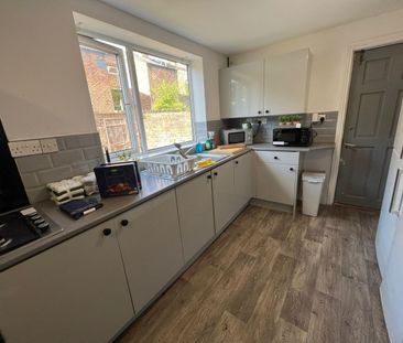8 Bed Terraced House, Hawarden Avenue, L17 - Photo 3