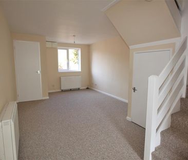 Two bed terraced house to rent in Farm Hill, Exeter, EX4 - Photo 4