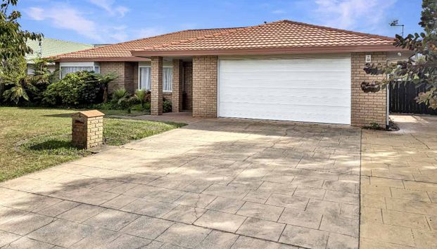 KNIGHTSBRIDGE - 3 BEDROOMS - Photo 1