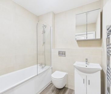 London Road, Camberley, Surrey, GU15 - Photo 6